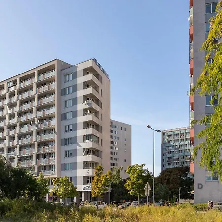 Sky View Family Apartman *