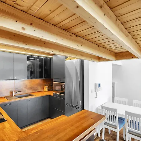 Sky View Family Apartment *